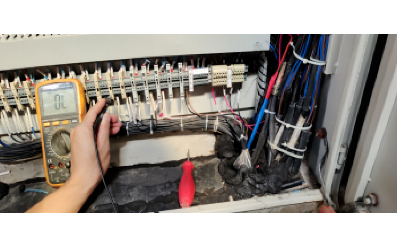 脱盐水控制柜24V电源正接地电阻等于零-北京云博（中国）